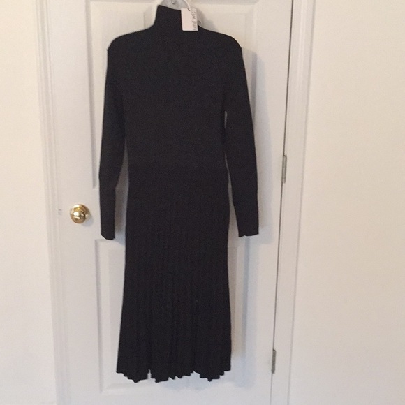 NWT Classy Sweater Dress With Metallic Thread - Picture 4 of 10